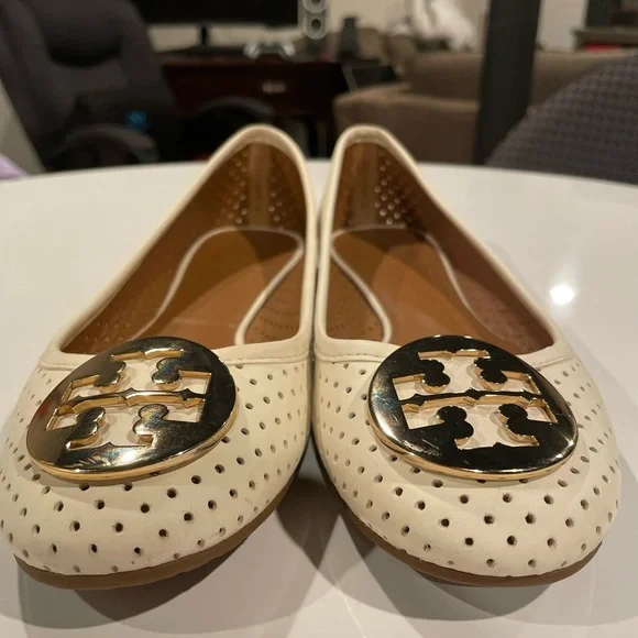 Tory Burch Reva Perforated Leather White Ballet Flats Size 7 - Picture 9 of 12